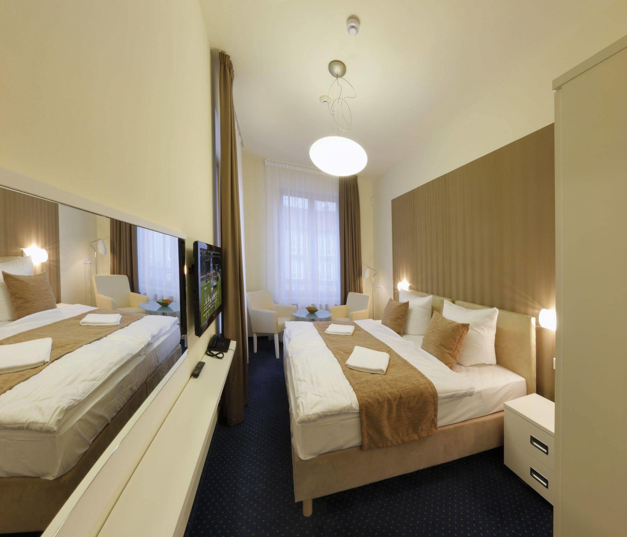 Esmarin Wellness Hotel Mníšek pod Brdy Eksteriør billede